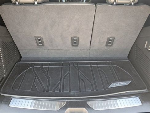 Used 2025 Chevrolet Tahoe High Country image 28