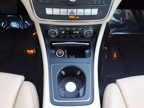 Used 2019 Mercedes-Benz GLA 250 image 7