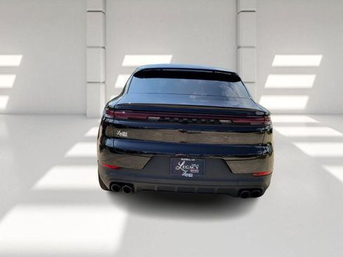 Used 2025 Porsche Cayenne Coupe AWD/4WD image 6