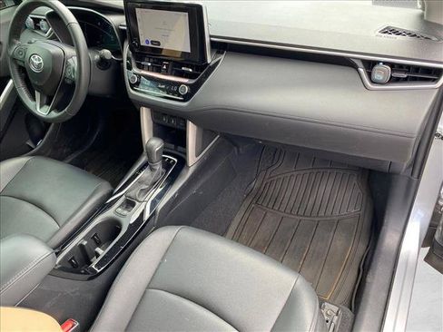 Used 2024 Toyota Corolla Cross XLE w/ Convenience Package FWD image 28
