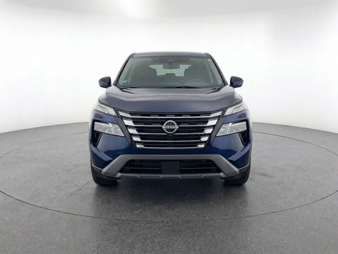 Used 2025 Nissan Rogue SV FWD image 2