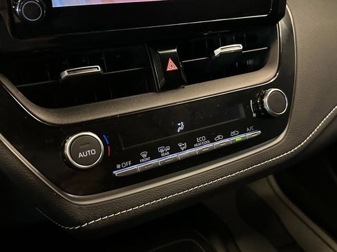 Used 2023 Toyota Corolla SE image 14