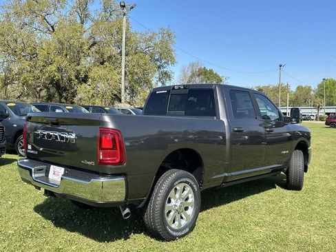 New 2026 RAM 2500 Laramie AWD/4WD image 11