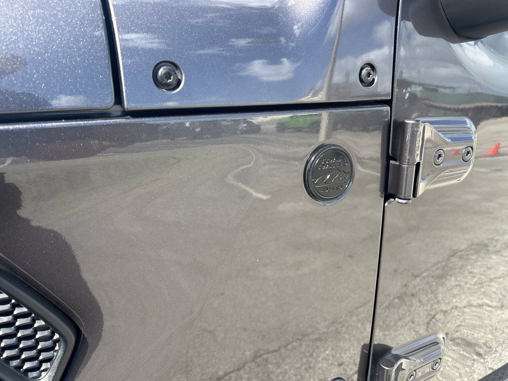 Used 2021 Jeep Wrangler Unlimited Sahara AWD/4WD image 21