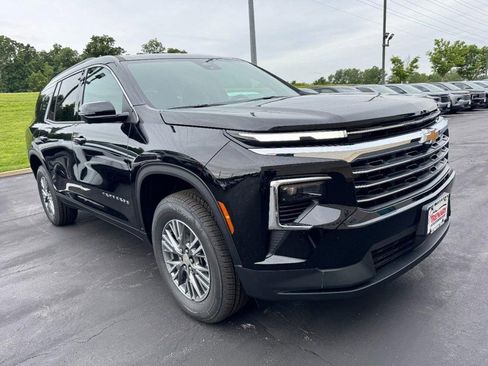 New 2026 Chevrolet Traverse LT w/ Driver Confidence Package FWD image 28