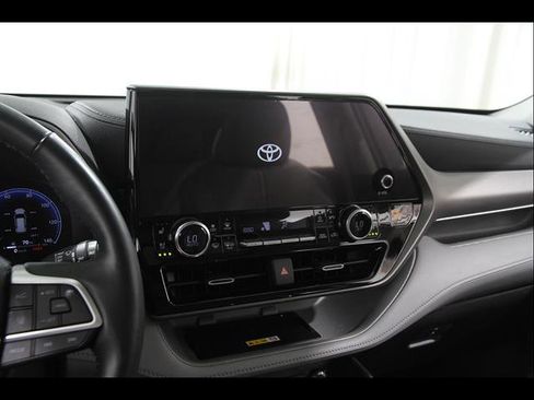 Used 2023 Toyota Highlander Limited AWD/4WD image 9
