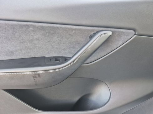 Used 2021 Tesla Model Y Long Range image 6