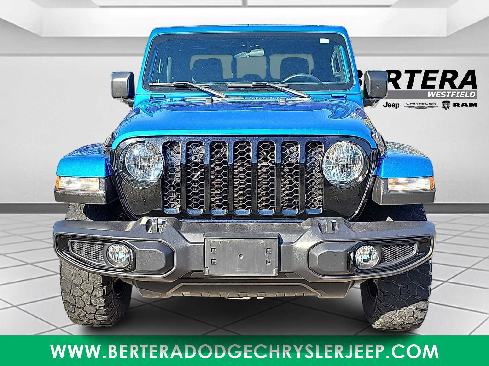 Used 2021 Jeep Gladiator Sport AWD/4WD image 2