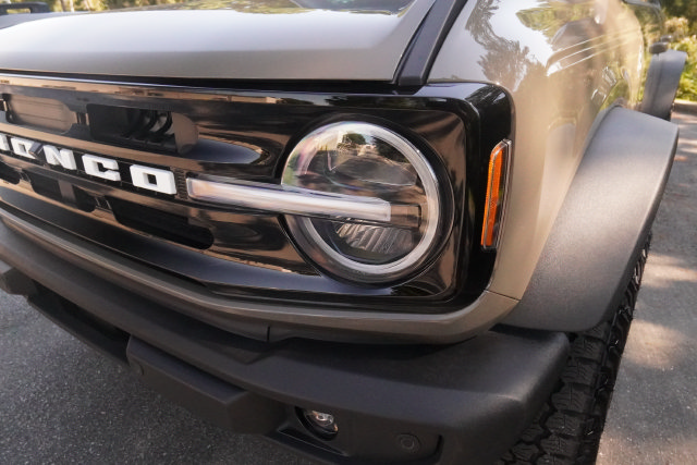 Used 2025 Ford Bronco Outer Banks w/ Sasquatch Package AWD/4WD image 29