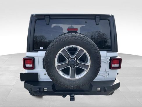 Used 2019 Jeep Wrangler Unlimited Sahara image 4