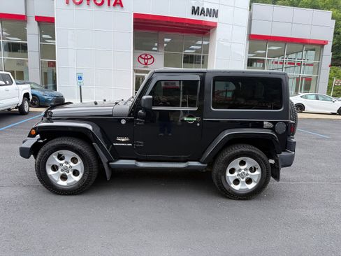 Used 2014 Jeep Wrangler Sahara w/ Connectivity Group AWD/4WD image 2