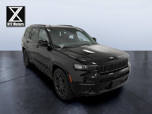 Used 2023 Jeep Grand Cherokee L Summit AWD/4WD image 9