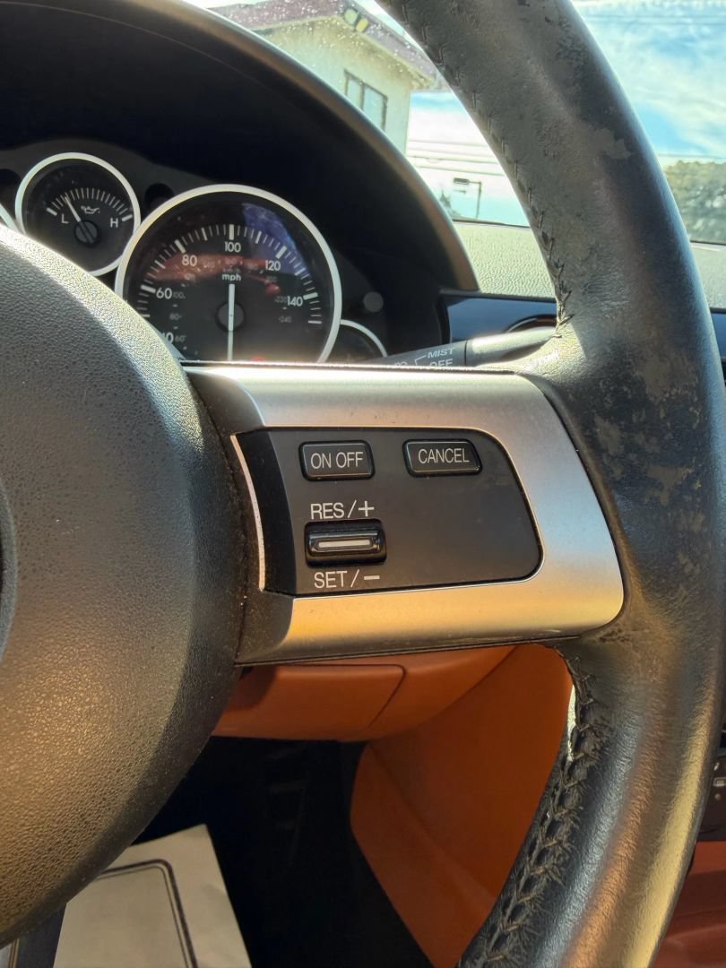 Used 2006 MAZDA MX-5 Miata Grand Touring RWD image 15