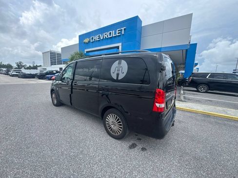 Used 2018 Mercedes-Benz Metris Passenger image 3