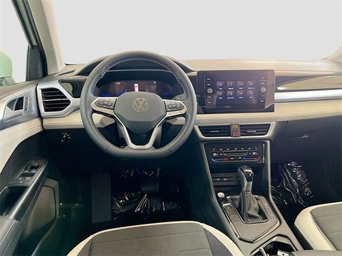 New 2025 Volkswagen Taos SE image 21