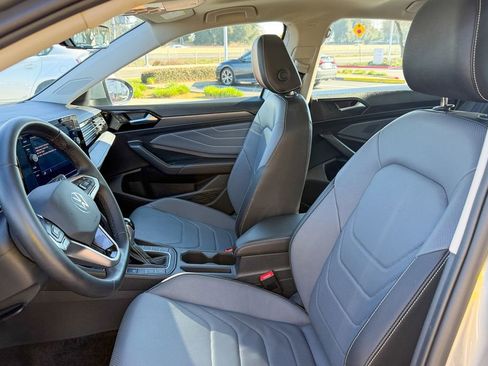 Certified 2025 Volkswagen Jetta SEL image 12