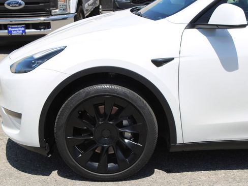 Used 2021 Tesla Model Y 2WD image 7