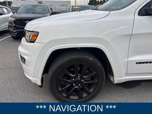 Used 2018 Jeep Grand Cherokee Altitude AWD/4WD image 5