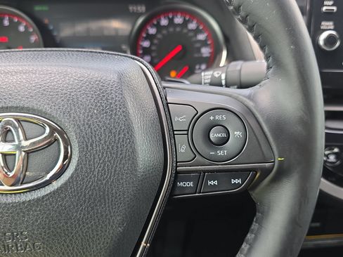 Used 2021 Toyota Camry XSE FWD image 17