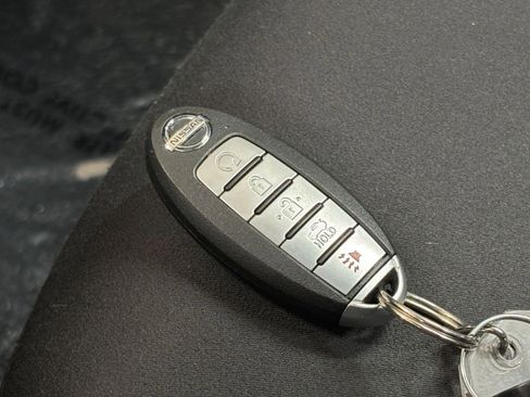 Used 2025 Nissan Altima 2.5 SV FWD image 21