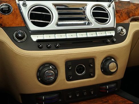 Used 2013 Rolls-Royce Ghost image 16