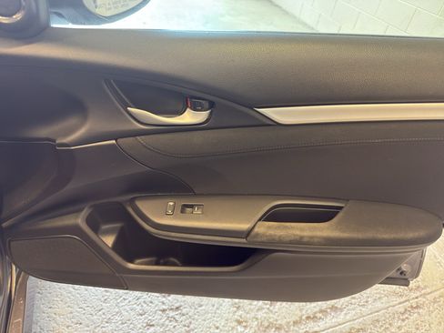 Used 2018 Honda Civic EX image 22