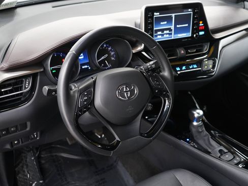 Used 2019 Toyota C-HR Limited FWD image 20