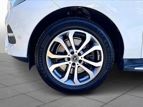 Used 2019 Mercedes-Benz GLE 400 4MATIC image 11