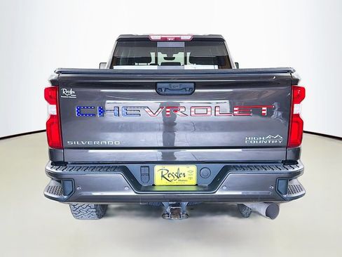 Used 2020 Chevrolet Silverado 2500 High Country w/ Technology Package AWD/4WD image 7