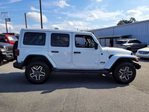 New 2026 Jeep Wrangler Sahara image 10