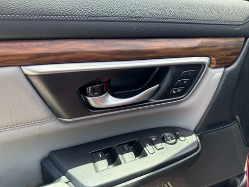 Used 2022 Honda CR-V Touring image 17