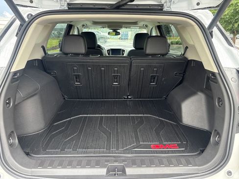 Used 2024 GMC Terrain Denali w/ Denali Premium Package AWD/4WD image 41