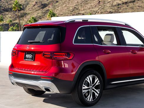 Used 2026 Mercedes-Benz GLB 250 image 8