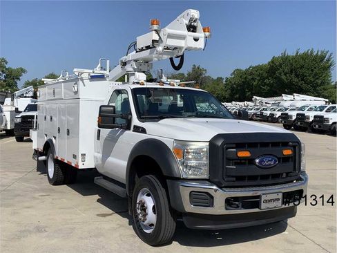 Used 2016 Ford F550 2WD Regular Cab Super Duty image 4