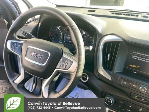 Used 2024 GMC Terrain SLE image 21