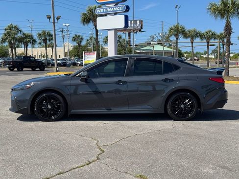 Used 2025 Toyota Camry SE FWD image 3