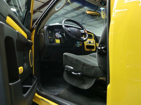 Used 2005 Dodge Ram 1500 Truck SLT w/ Rumblebee Group image 23