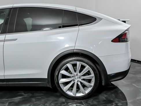Used 2017 Tesla Model X 75D image 7