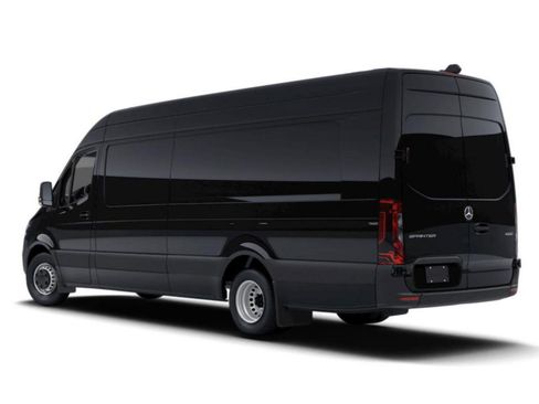 Used 2024 Mercedes-Benz Sprinter 4500 image 4