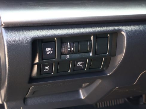 Used 2018 Subaru Crosstrek 2.0i Limited image 22