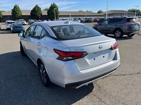 Used 2025 Nissan Versa SV FWD image 5