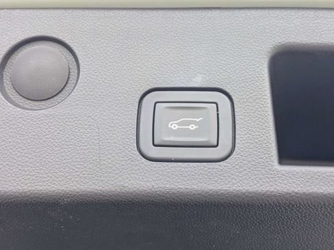 Used 2026 Chevrolet Equinox ACTIV w/ Convenience Package III AWD/4WD image 11