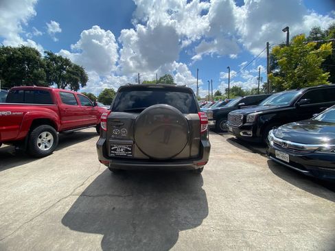Used 2011 Toyota RAV4 4WD w/ Base L4 Extra Value Pkg image 5