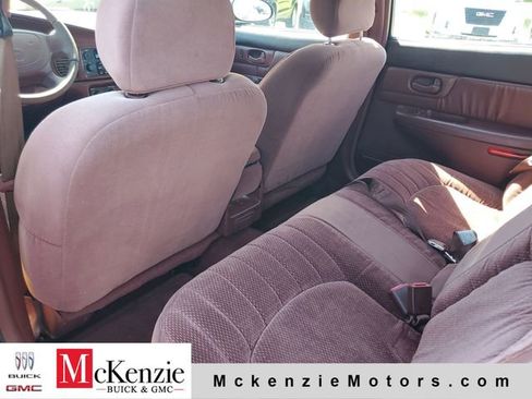 Used 1998 Buick Century Custom FWD image 19