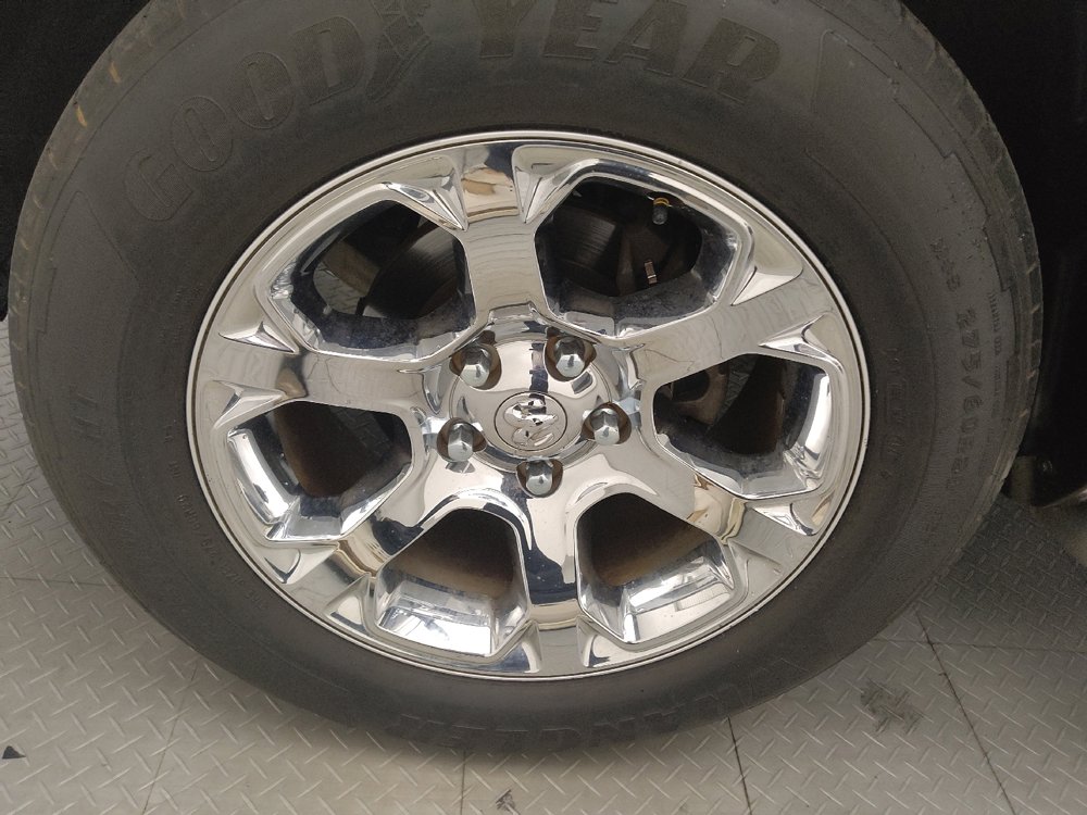 Used 2014 RAM 1500 Laramie RWD image 31