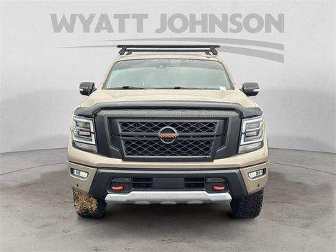 Used 2021 Nissan Titan PRO-4X w/ Pro-4x Convenience Package image 8