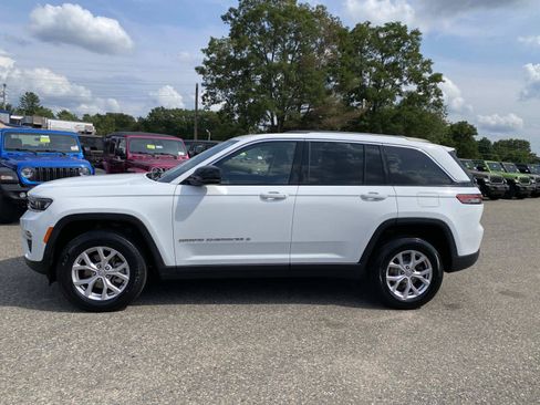 Certified 2022 Jeep Grand Cherokee Limited AWD/4WD image 9