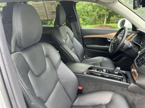 Used 2024 Volvo XC90 B5 Plus w/ Protection Package Premier AWD/4WD image 31