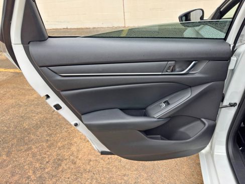 Used 2018 Honda Accord Sport image 37