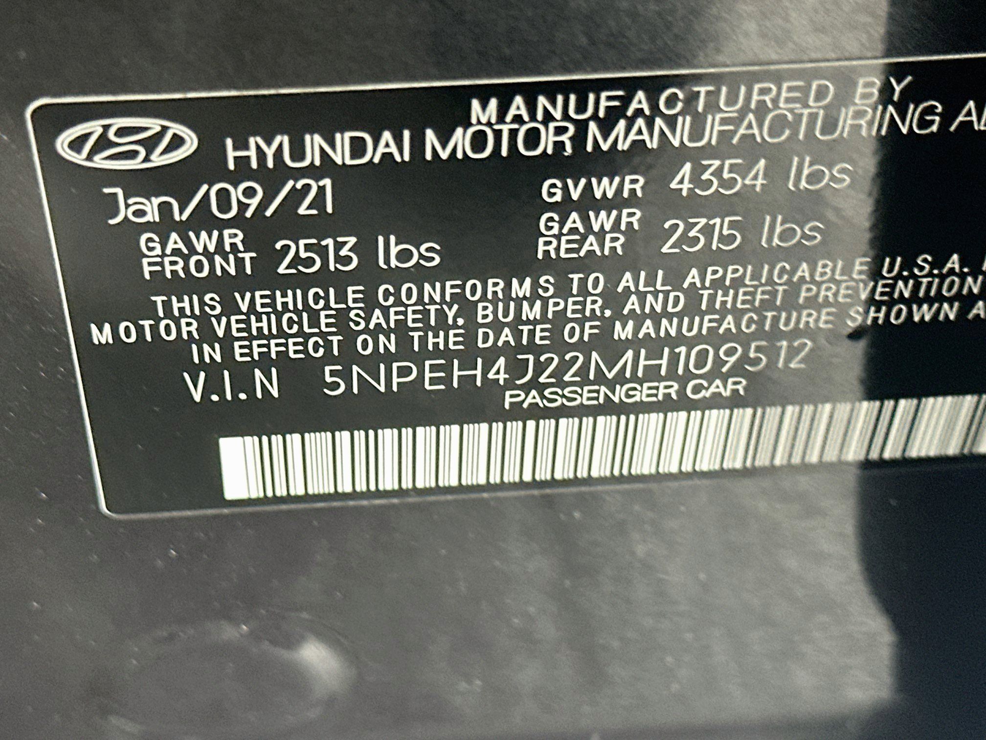 Used 2021 Hyundai Sonata Limited w/ Preferred Accessory Package FWD image 12